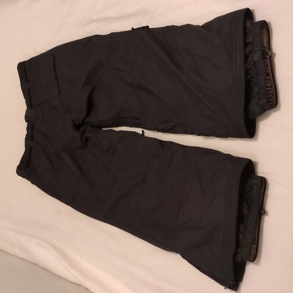 Powder Room Snowboarding Pants - Picture 7 of 8